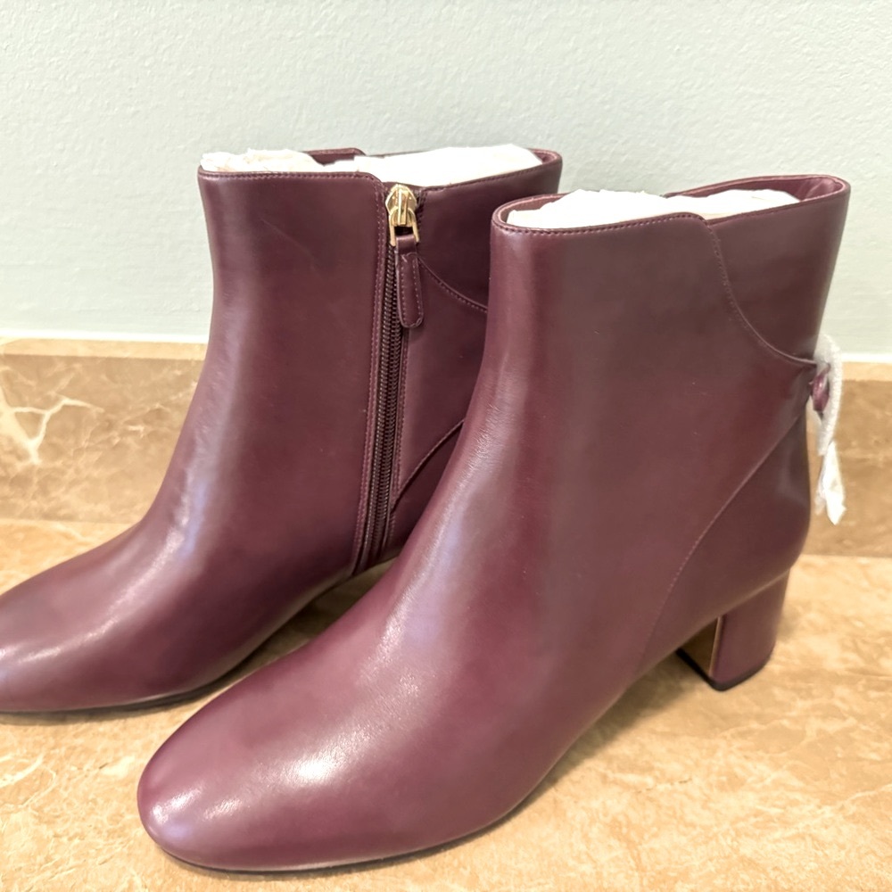 Tory Burch Rich Burgandy Leather Ankle Booties NEW Size 11 - Picture 2 of 14